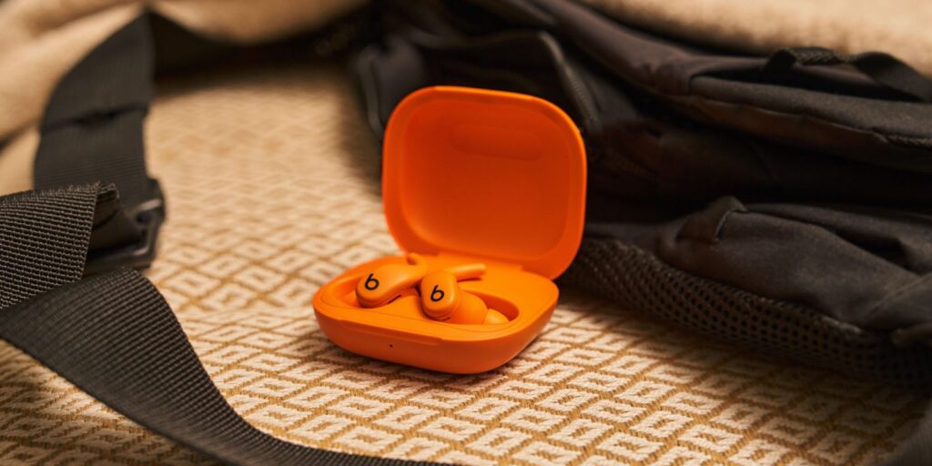 apple-launches-powerbeats-fit-with-enhanced-comfort-and-design