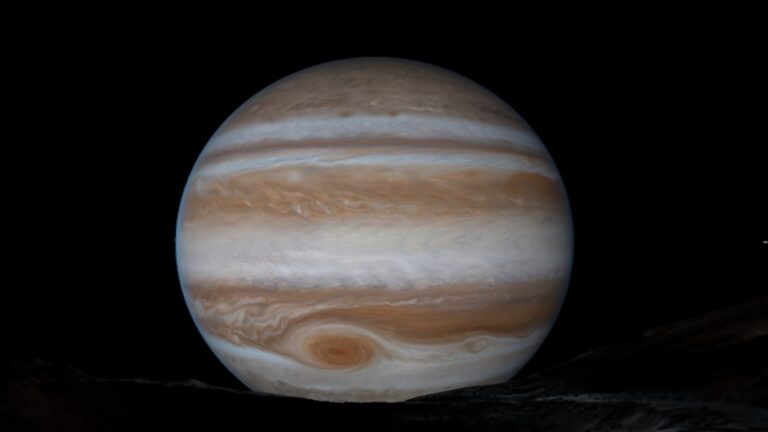 apple-unveils-interactive-jupiter-environment-with-visionos-26