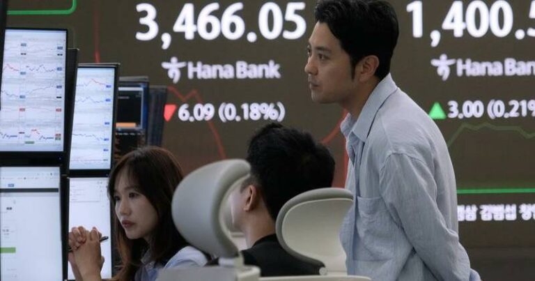 asian-stocks-rise-as-us-dollar-dips-ahead-of-government-talks