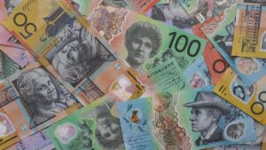 aussies-keep-more-income-as-student-debt-repayment-rates-drop