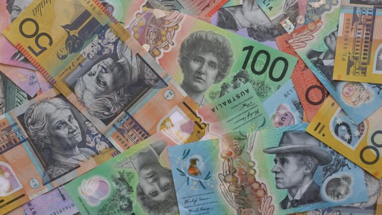 aussies-keep-more-income-as-student-debt-repayment-rates-drop