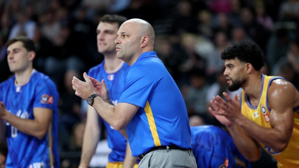 brisbane-bullets-coach-criticized-by-nbl-legend-for-lack-of-leadership