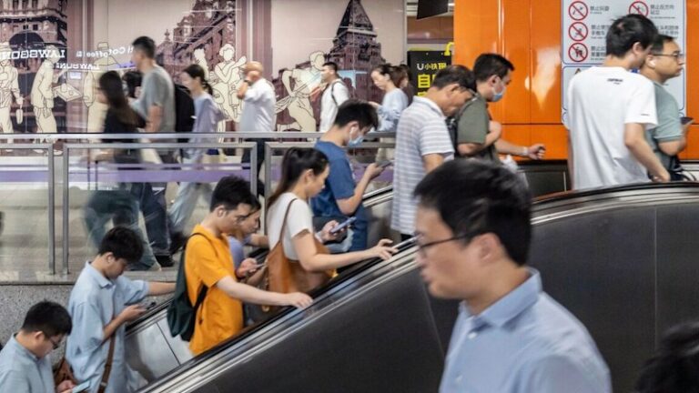 china-faces-economic-slowdown-as-growth-falls-short-in-august