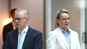 coalition-vote-plummets-to-historic-low-amid-internal-turmoil