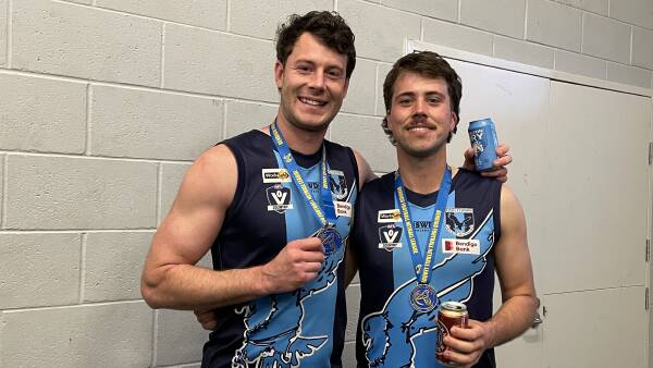 dylan-hanley-celebrates-grand-final-triumph-with-brother-aydan