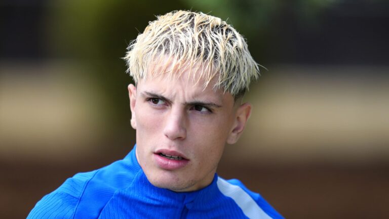 garnacho-debuts-as-chelsea-faces-tough-test-in-carabao-cup
