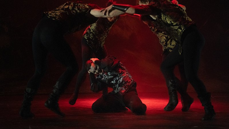 gothic-glamour-or-slapstick-comedy-dracula-ballet-divides-audiences