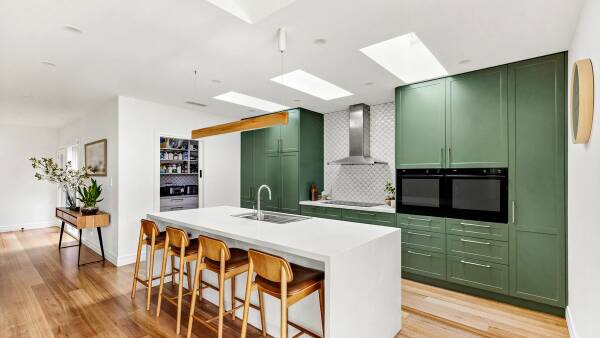 green-kitchens-surge-in-popularity-as-homeowners-embrace-nature