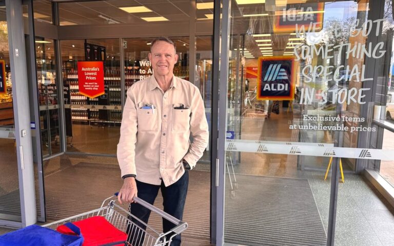 hawkesbury-dads-celebrate-aldi-ahead-of-father-s-day-2023