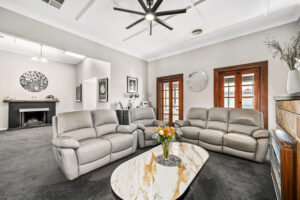 luxury-home-hits-market-in-barossa-valley-priced-at-1-2-million