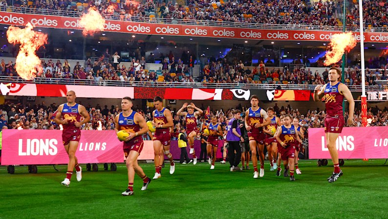 man-charged-after-alleged-nazi-salute-at-afl-final