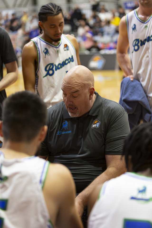 matt-foster-steps-down-as-broncos-coach-simon-gray-takes-over