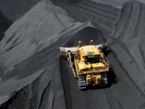 mining-giant-cuts-hundreds-of-jobs-mothballs-key-site-in-australia