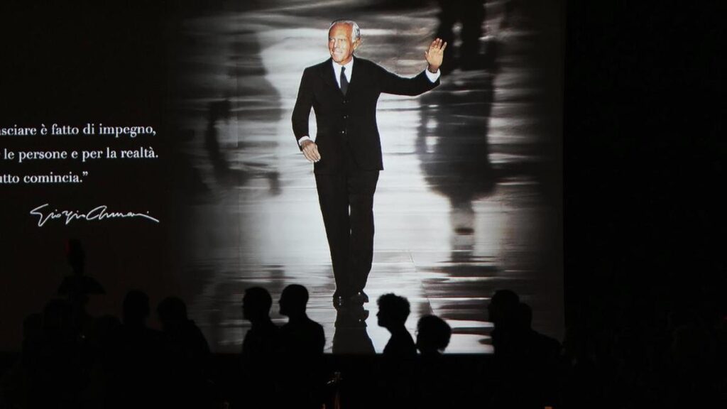 mourners-honor-giorgio-armani-fashion-icon-in-milan-tribute