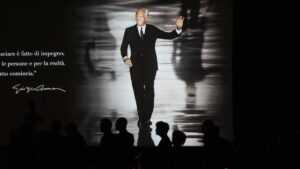 mourners-honor-giorgio-armani-fashion-icon-in-milan-tribute