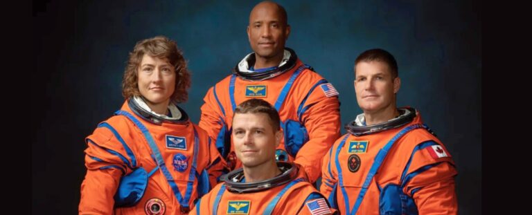 nasa-gears-up-for-first-crewed-lunar-orbit-in-2026