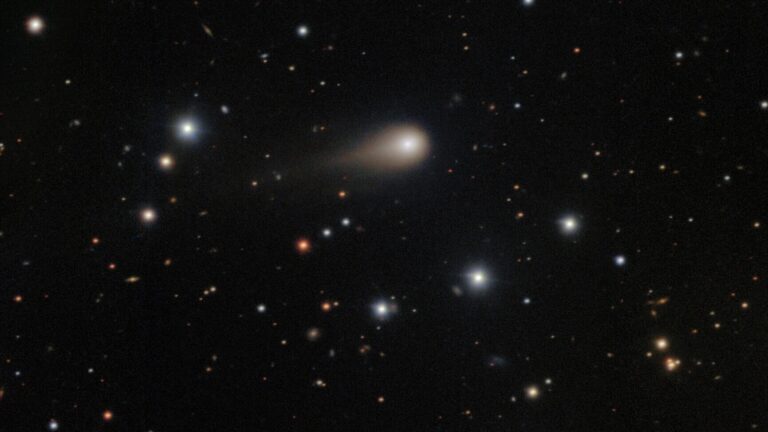 new-images-of-interstellar-comet-3i-atlas-captivate-scientists