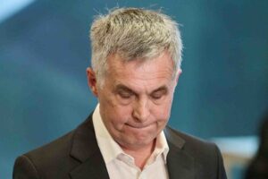 optus-faces-public-outcry-after-triple-zero-outage-linked-to-deaths