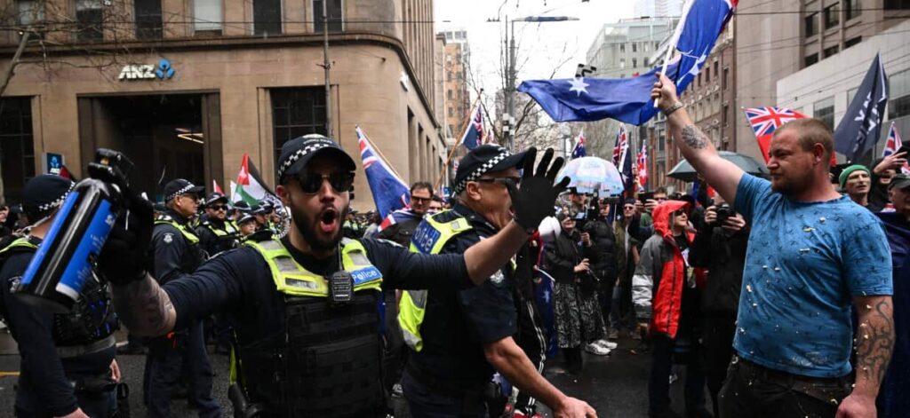 police-warn-of-potential-violence-at-rival-protests-in-melbourne