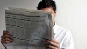 reading-newspapers-linked-to-lower-dementia-risk-in-seniors