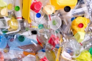 scientists-urge-global-action-on-airborne-plastic-pollution