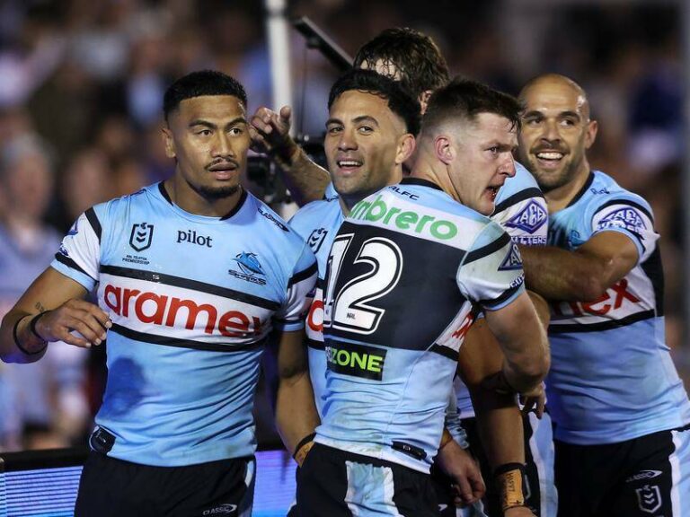 sharks-defeat-roosters-20-10-to-keep-finals-hopes-alive