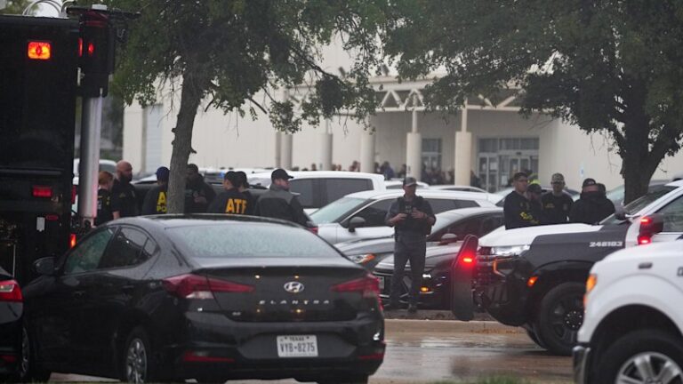 shooter-opens-fire-at-dallas-ice-facility-killing-two-detainees