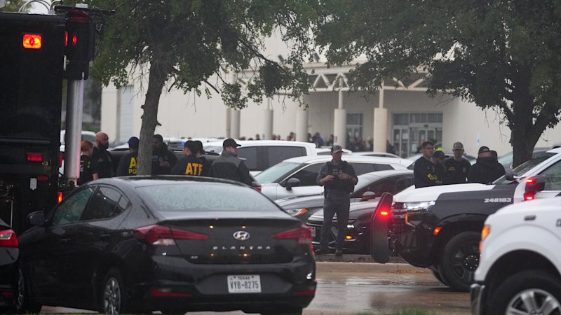 shooter-opens-fire-at-dallas-ice-facility-killing-two-detainees