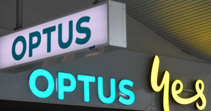 singtel-supports-optus-ceo-amid-triple-zero-call-outages
