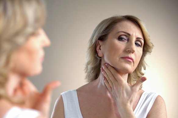 social-media-algorithms-shape-beauty-standards-for-women-over-50