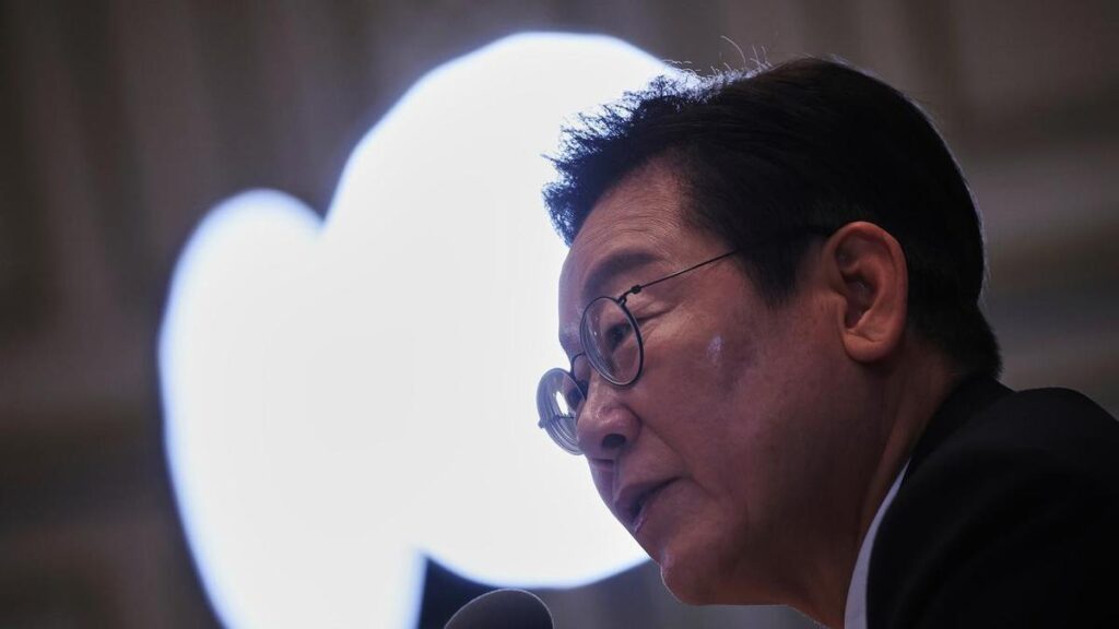south-korea-rejects-350-billion-tariff-deal-seeks-alternatives