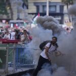 spanish-pm-demands-israel-ban-from-sports-following-vuelta-chaos
