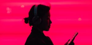 spotify-faces-criticism-as-artists-withdraw-and-prices-rise
