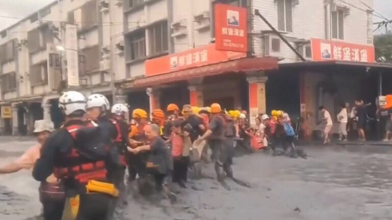 super-typhoon-ragasa-leaves-17-dead-in-taiwan-before-striking-china