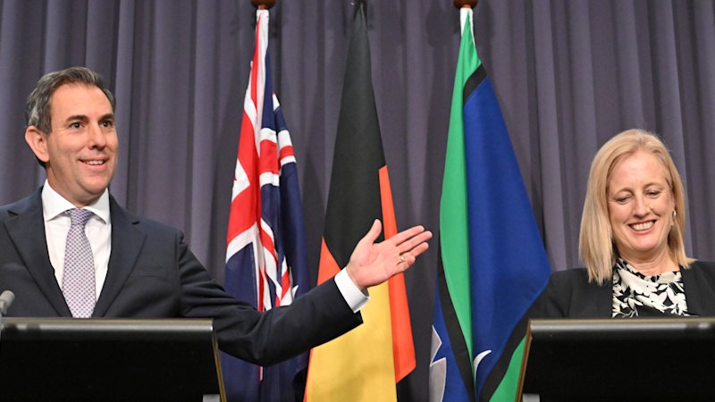 surge-in-income-tax-revenue-narrows-australian-budget-deficit