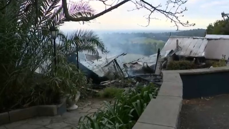 sydney-couple-s-wedding-venue-destroyed-by-blaze-just-days-away