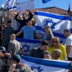 tense-stand-off-at-bondi-beach-as-pro-israel-and-palestine-groups-clash