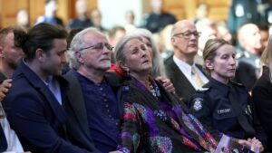 thousands-honor-fallen-officer-vadim-de-waart-hottart-in-melbourne