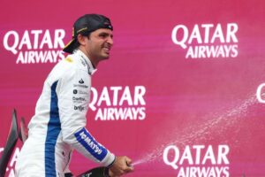 toto-wolff-celebrates-james-vowles-first-podium-with-gift
