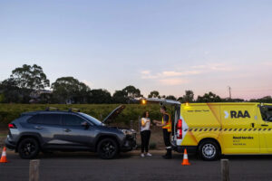 urgent-warning-tasmanian-drivers-face-2-800-fine-for-speeding-past-workers