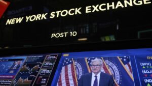 us-stocks-mixed-as-powell-s-remarks-fuel-rate-cut-speculation