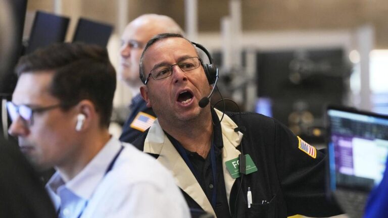 us-stocks-slightly-rise-as-employment-data-revision-shock-hits