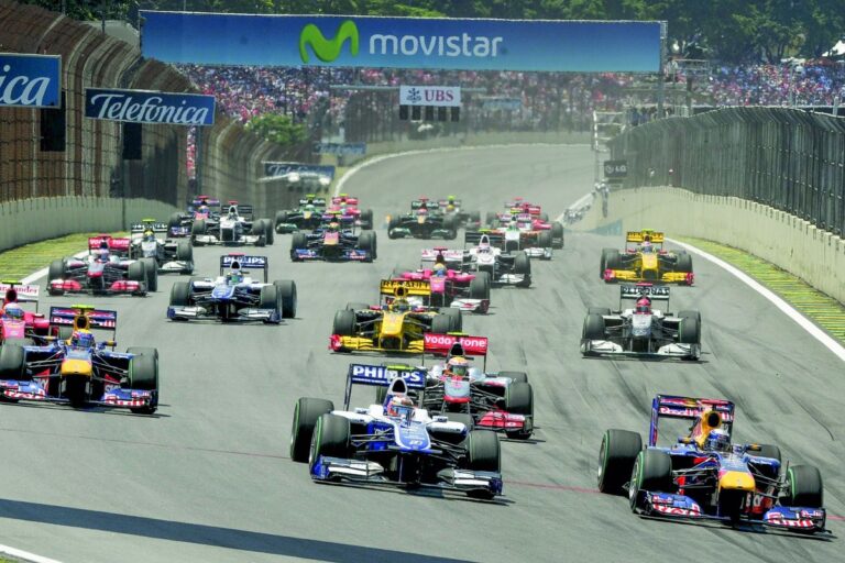 verstappen-advocates-for-return-to-lighter-f1-cars-ahead-of-2026-changes