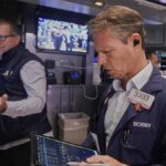 wall-street-dips-as-us-government-shutdown-threatens-data-release