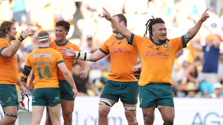wallabies-claim-thrilling-victory-over-argentina-with-last-minute-try
