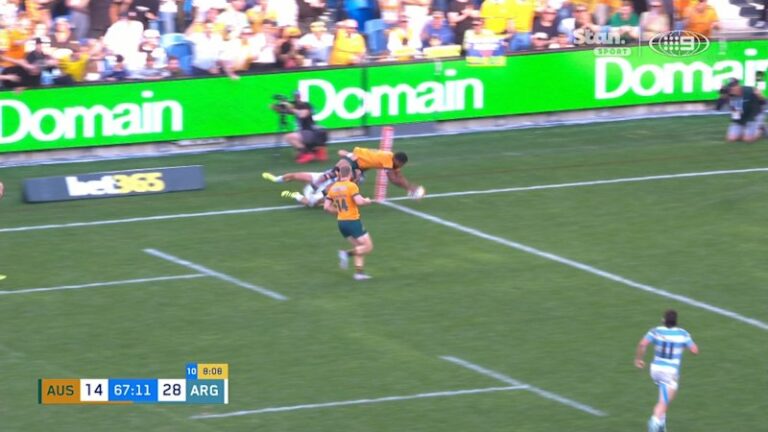 wallabies-surge-as-daugunu-scores-stunning-try-in-match