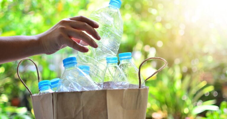 australia-targets-lightweight-plastics-in-urgent-waste-crisis-fight