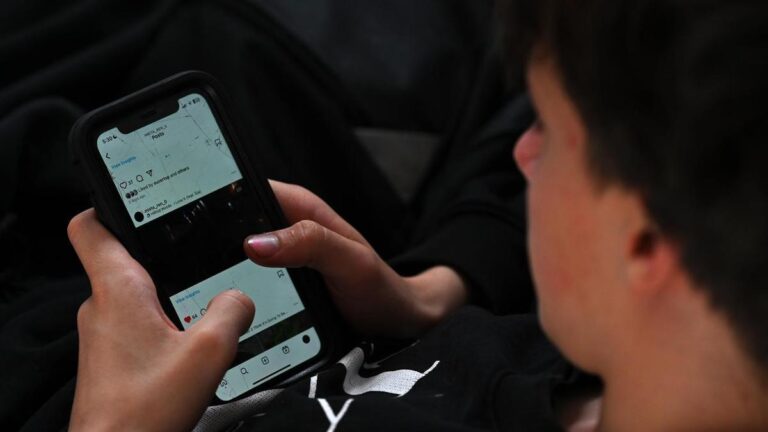 australia-to-enforce-social-media-ban-for-kids-by-december-10