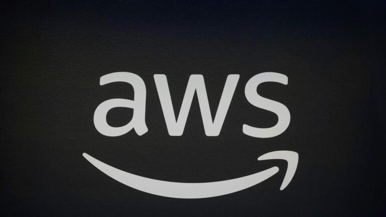 aws-outage-disrupts-millions-major-apps-recovering-now