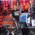 axl-rose-disrupts-performance-kicks-drummer-s-kit-in-buenos-aires